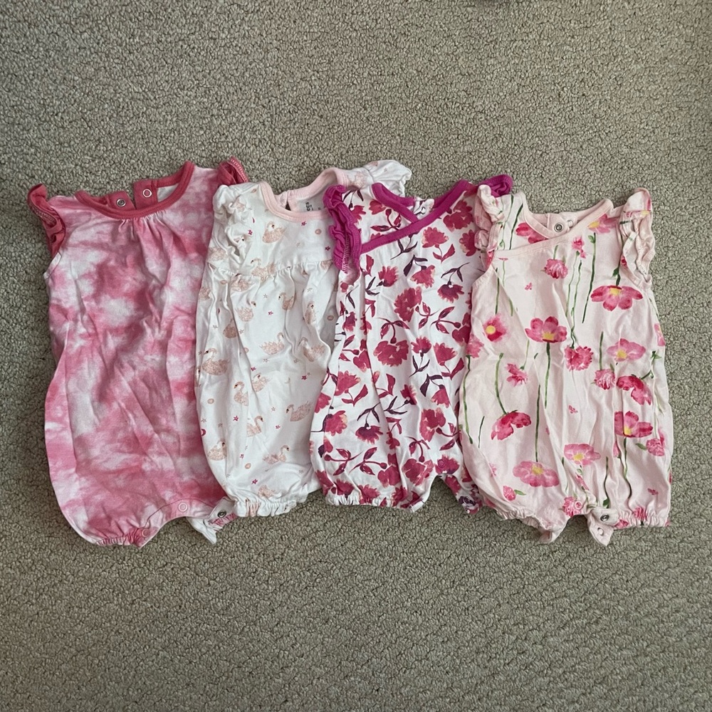 Girls Burt’s Bee Baby set of 4